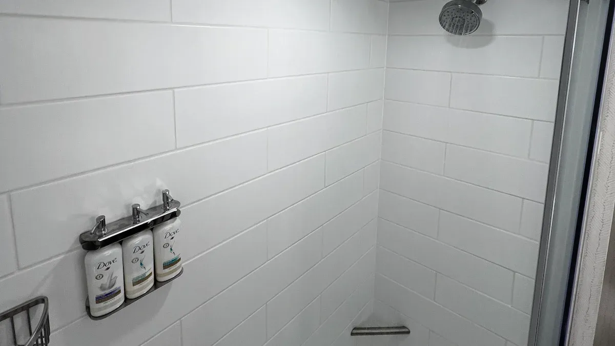 Où l’éclairage linéaire étanche est-il le plus souvent installé